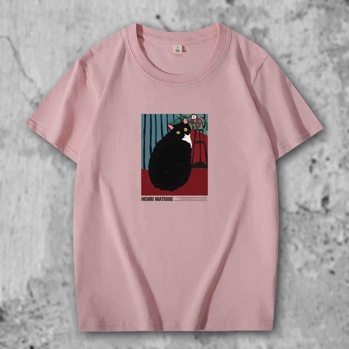 マティスの猫がプリントされたTシャツのピンク