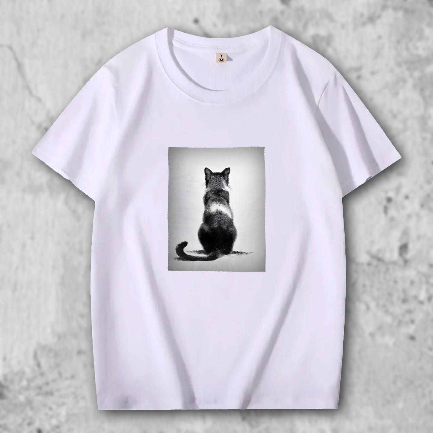 かわいい猫 ネコグッズ 猫Tシャツ 猫雑貨 猫パーカー 専門店 オリジナルTシャツ 黒猫の優雅な後ろ姿