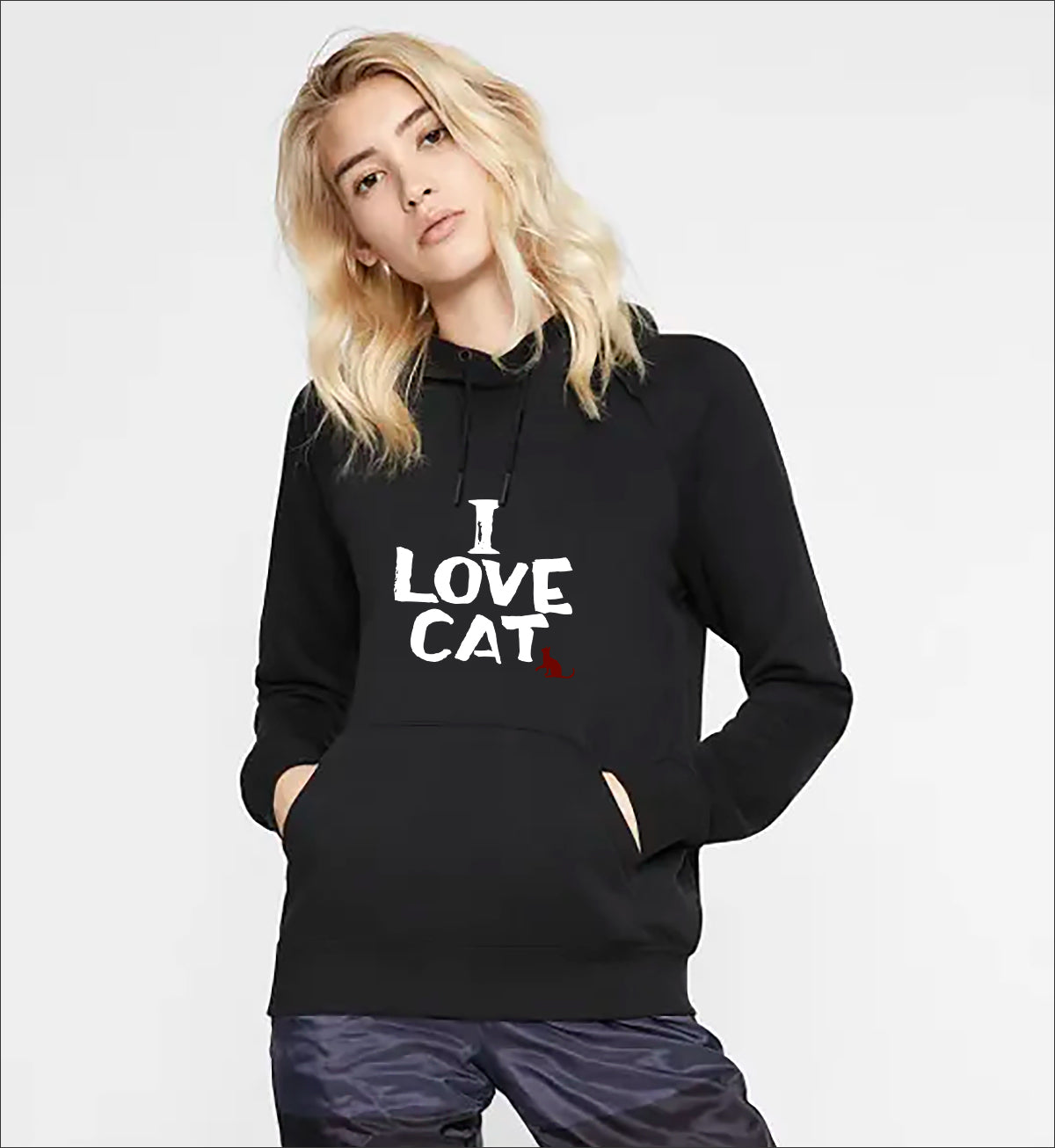 I LOVE CAT パーカー を着た女性