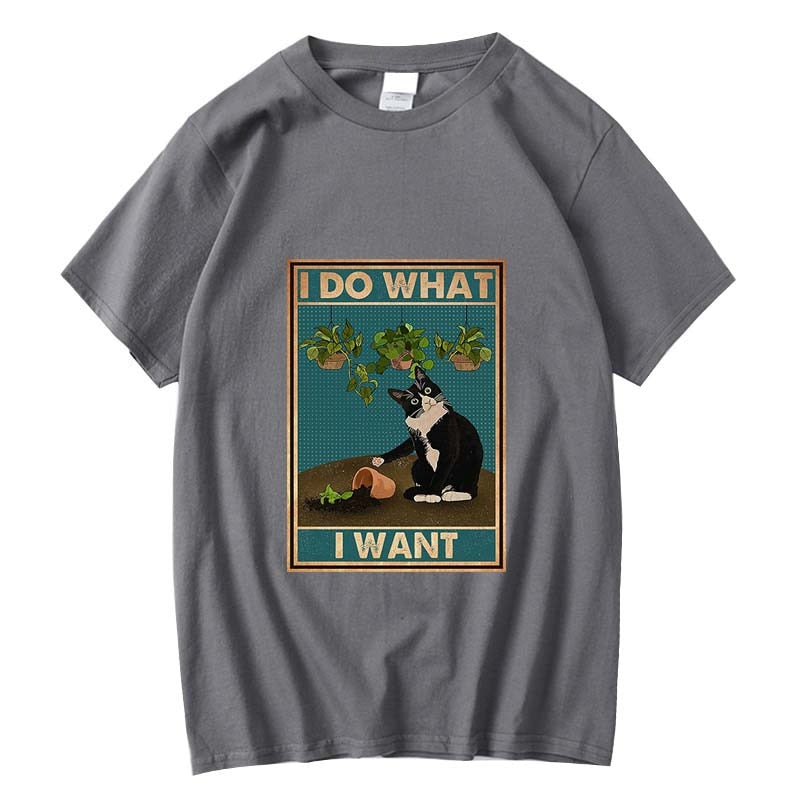 アンティーク調の猫のイラストがプリントされたTシャツのダークグレー