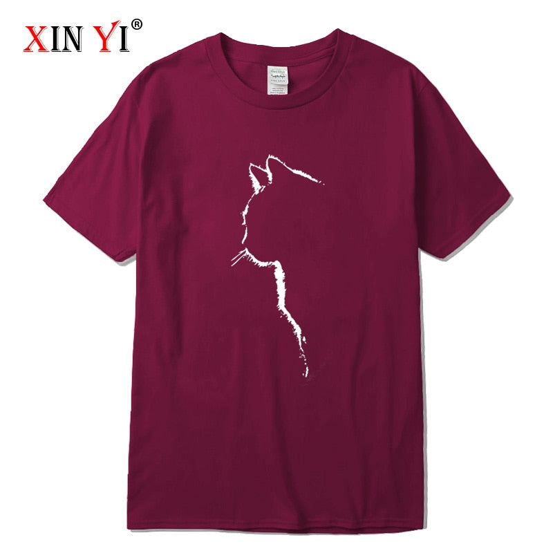 猫のイラストがプリントされたTシャツのバーガンディ