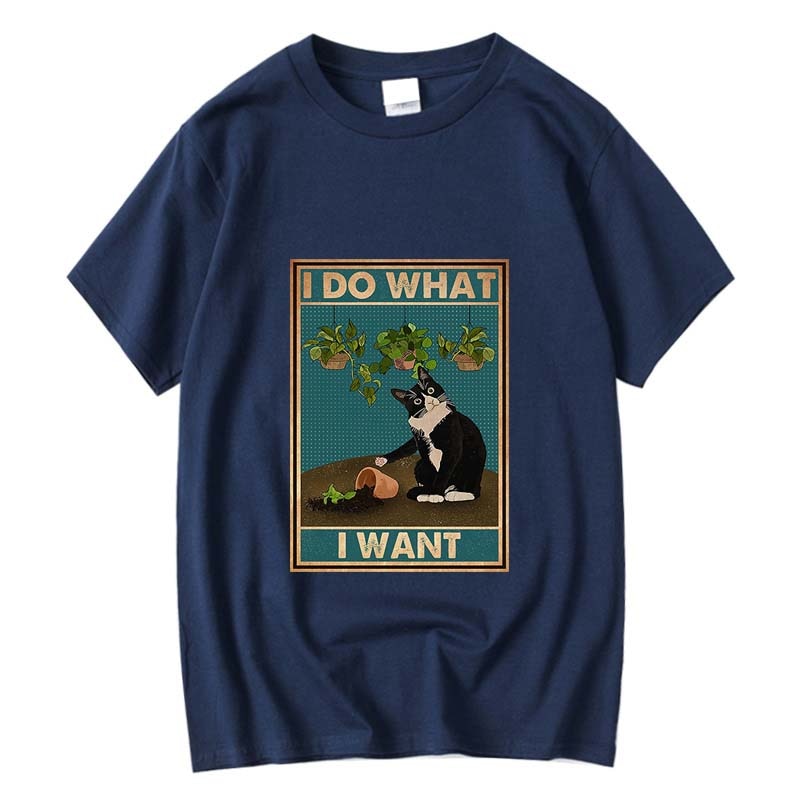アンティーク調の猫のイラストがプリントされたTシャツのネイビーブルー