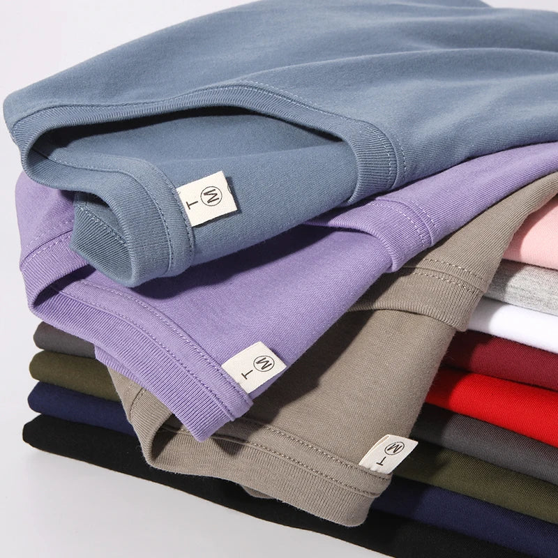 ロゴがプリントされたTシャツの各色
