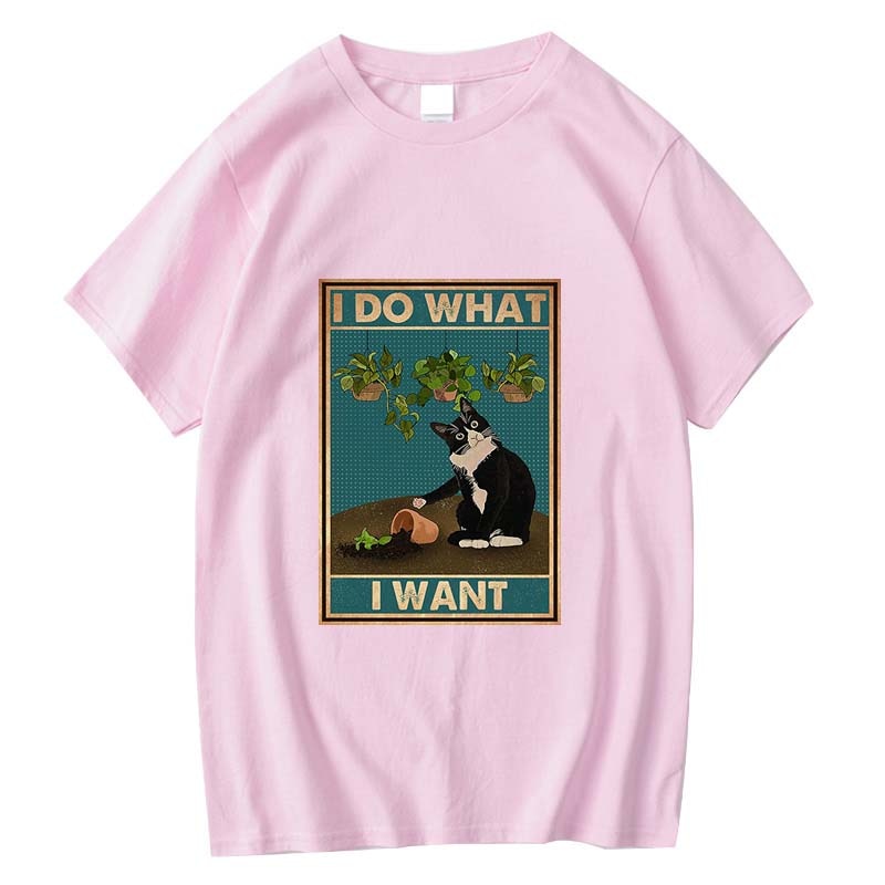 アンティーク調の猫のイラストがプリントされたTシャツのピンク
