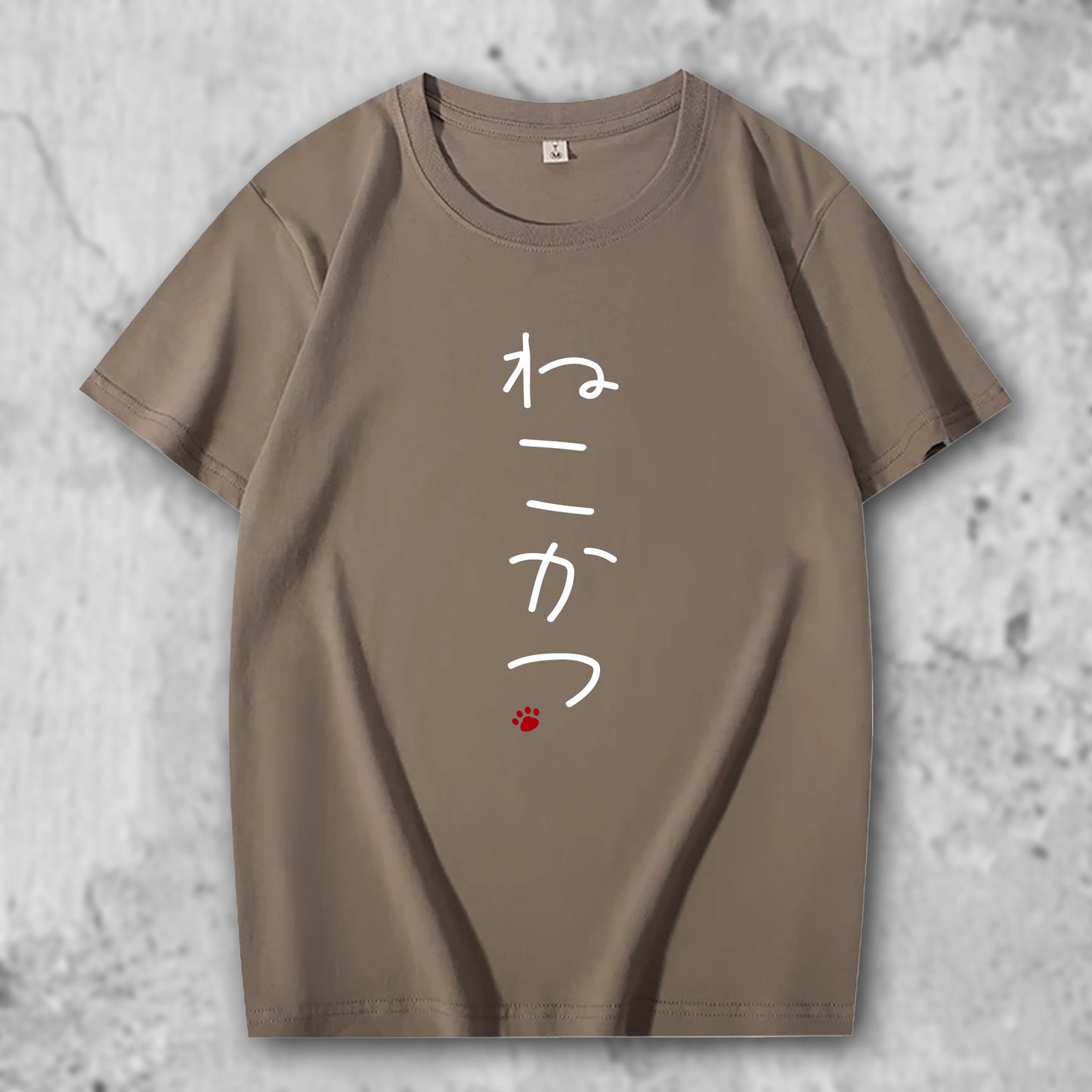 猫活3のロゴがプリントされたTシャツのカーキ