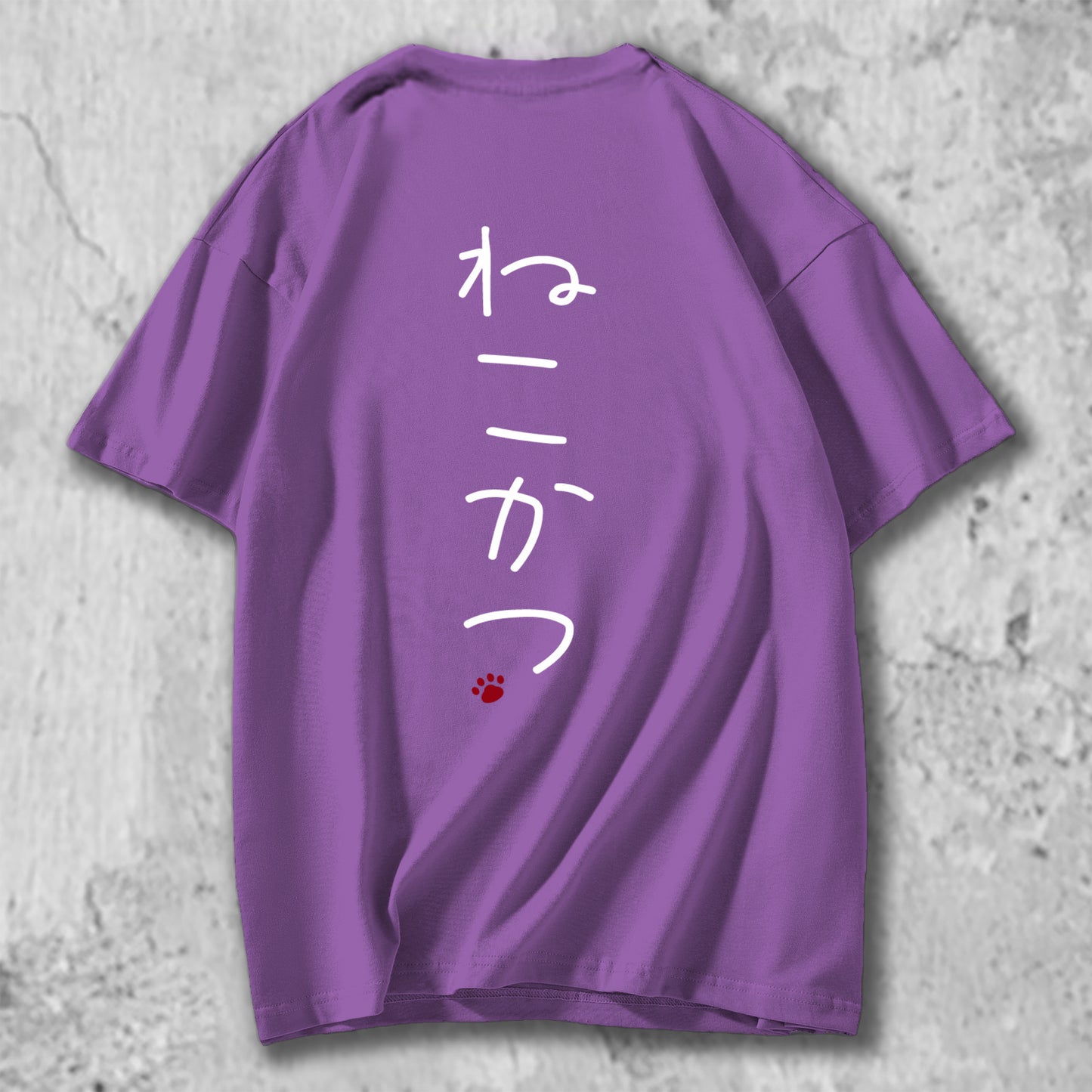 ねこかつのロゴがバックプリントされたTシャツのパープル