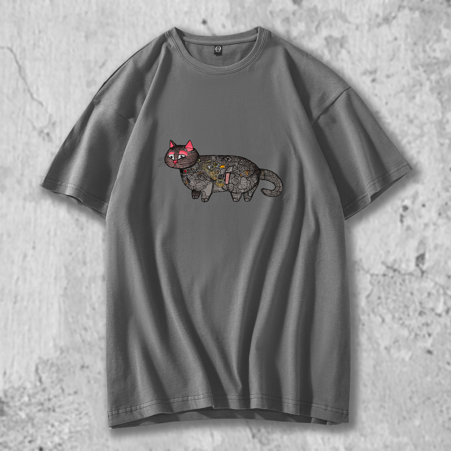 パッチワーク猫のイラストがプリントされたTシャツのグレー