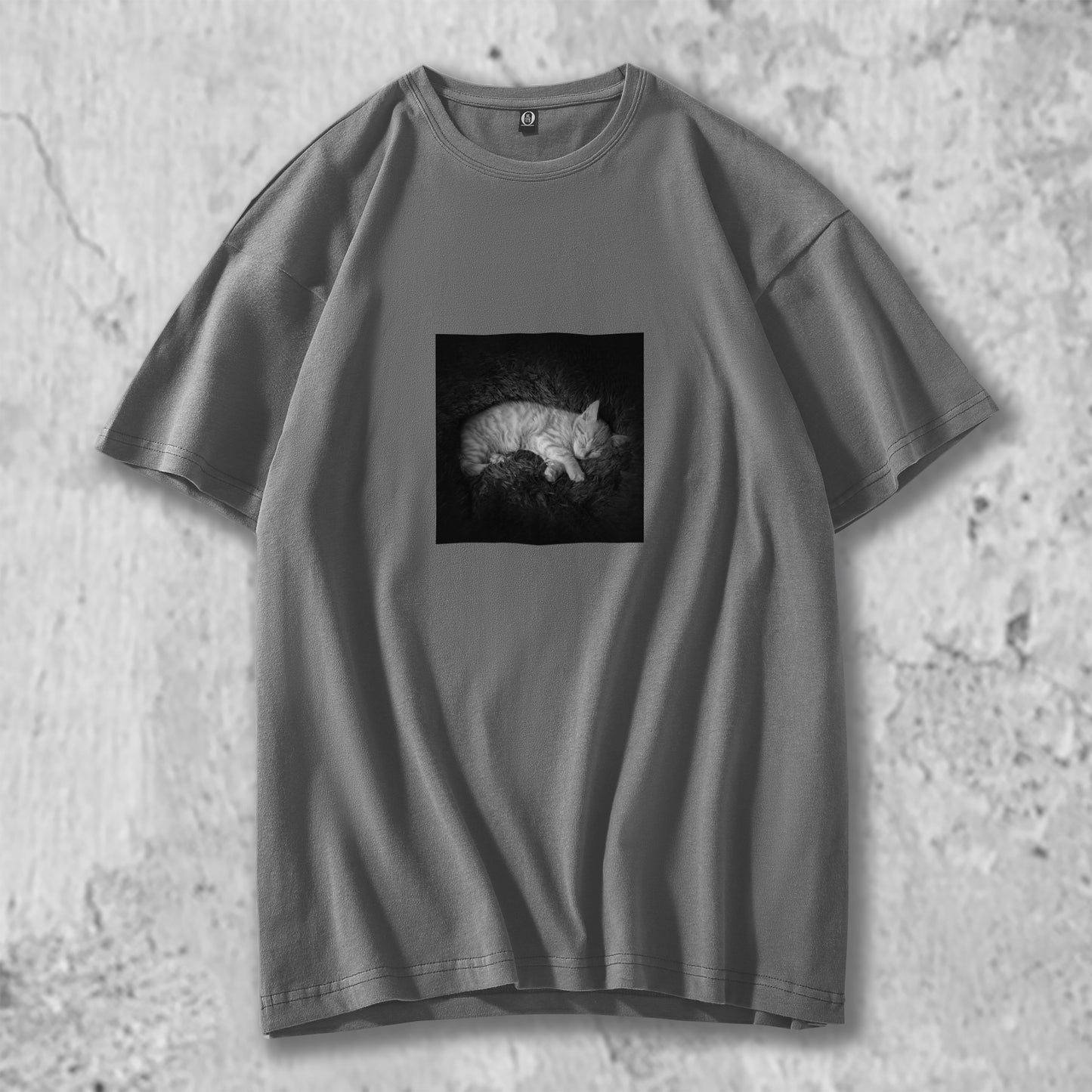 オリジナルTシャツ 【 眠る茶トラ 】猫Tシャツ 猫グッズ 猫雑貨 猫プレゼント