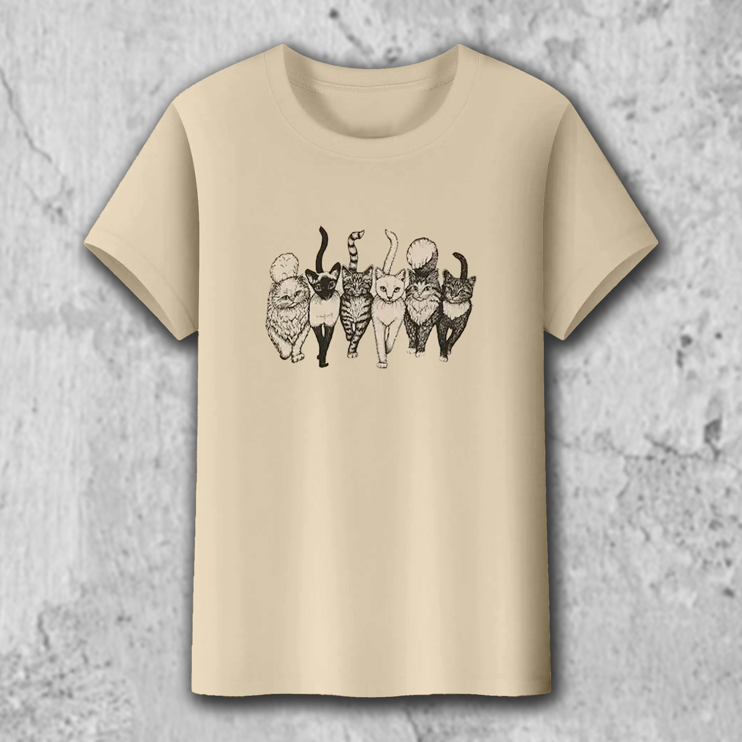 猫ギャングのイラストがプリントされたTシャツのベージュ