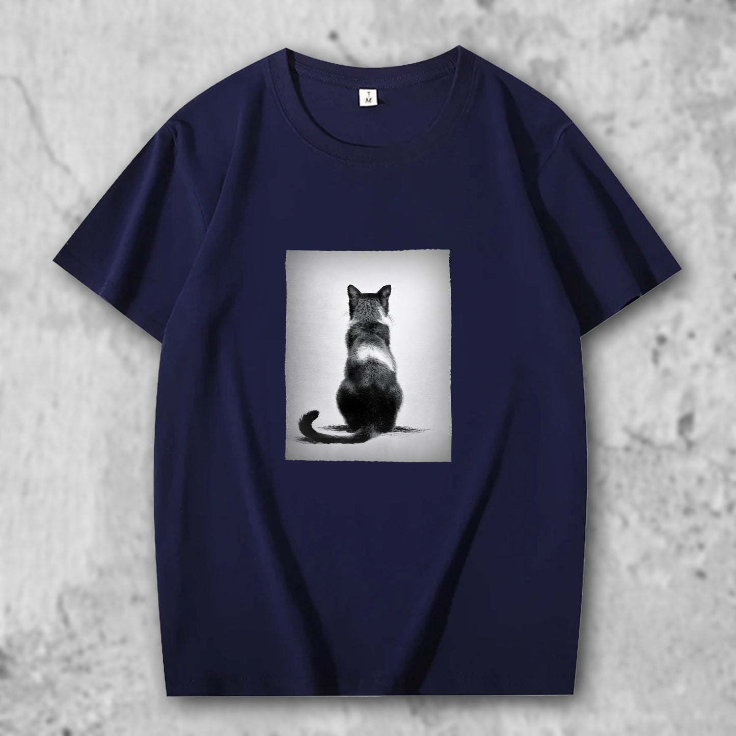 かわいい猫 ネコグッズ 猫Tシャツ 猫雑貨 猫パーカー 専門店 オリジナルTシャツ 黒猫の優雅な後ろ姿