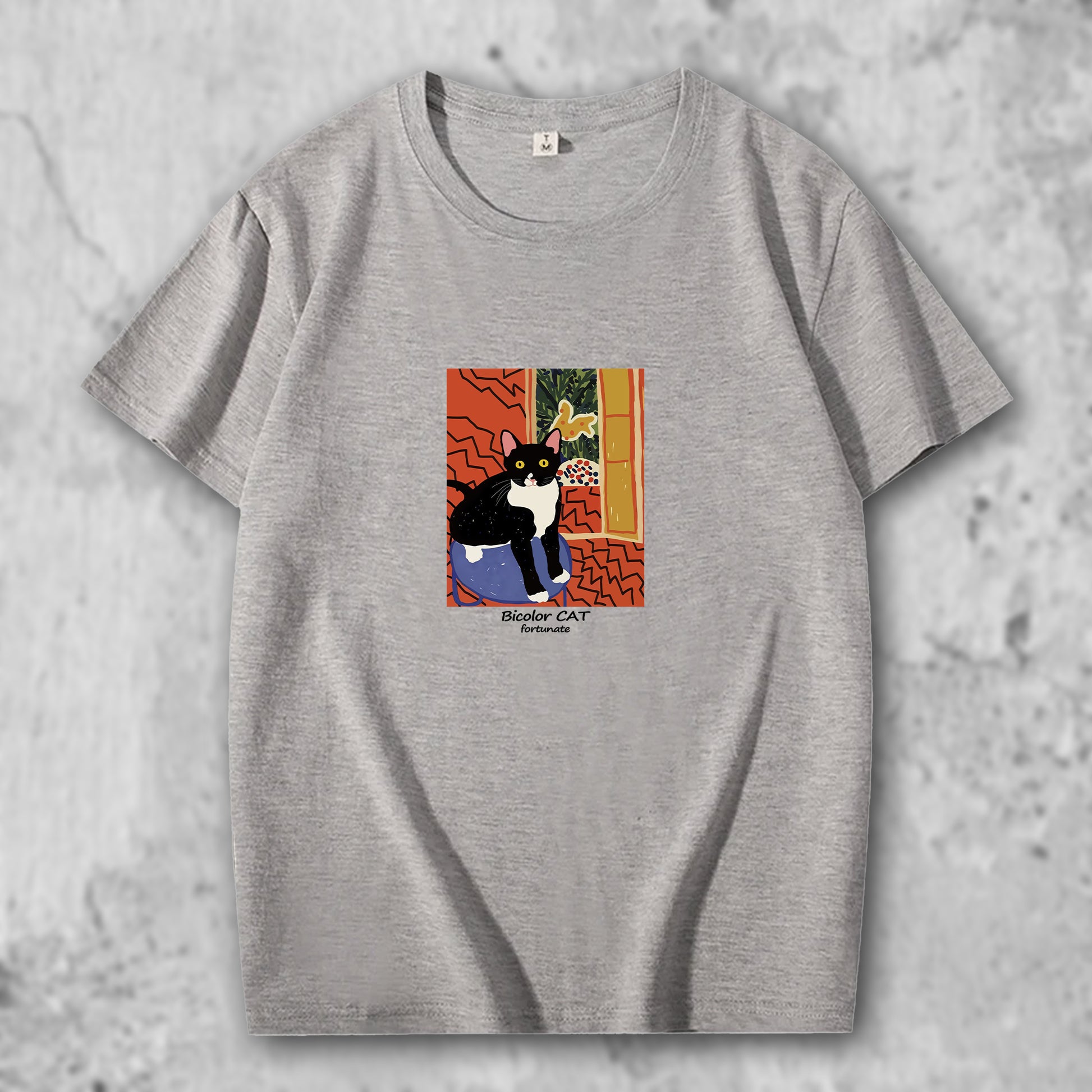 マティスのブチ猫の作品がプリントされたTシャツのグレー