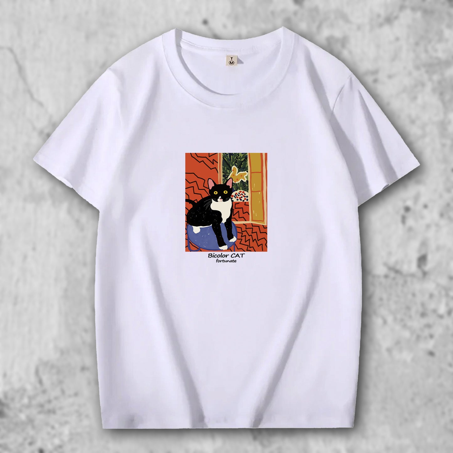 マティスのブチ猫の作品がプリントされたTシャツの白