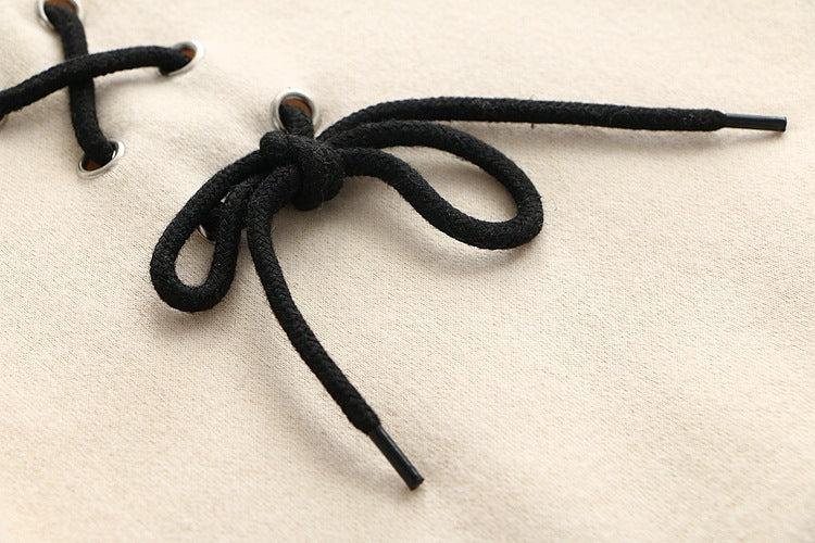 猫の刺繍が入ったトップスのデザインのアップ4