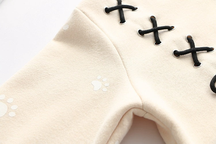 猫の刺繍が入ったトップスのデザインのアップ3