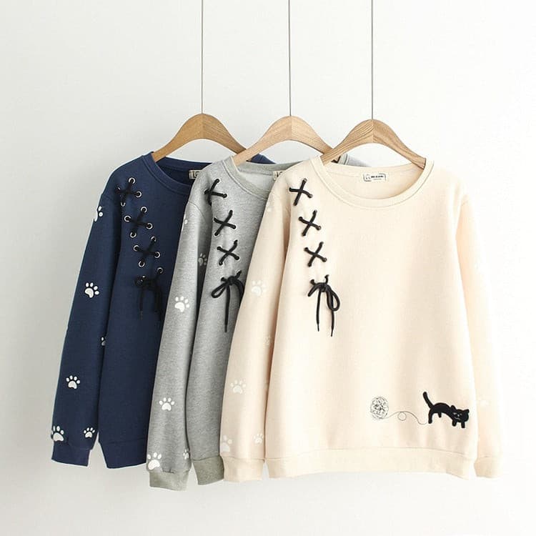 猫の刺繍が入ったトップス3色