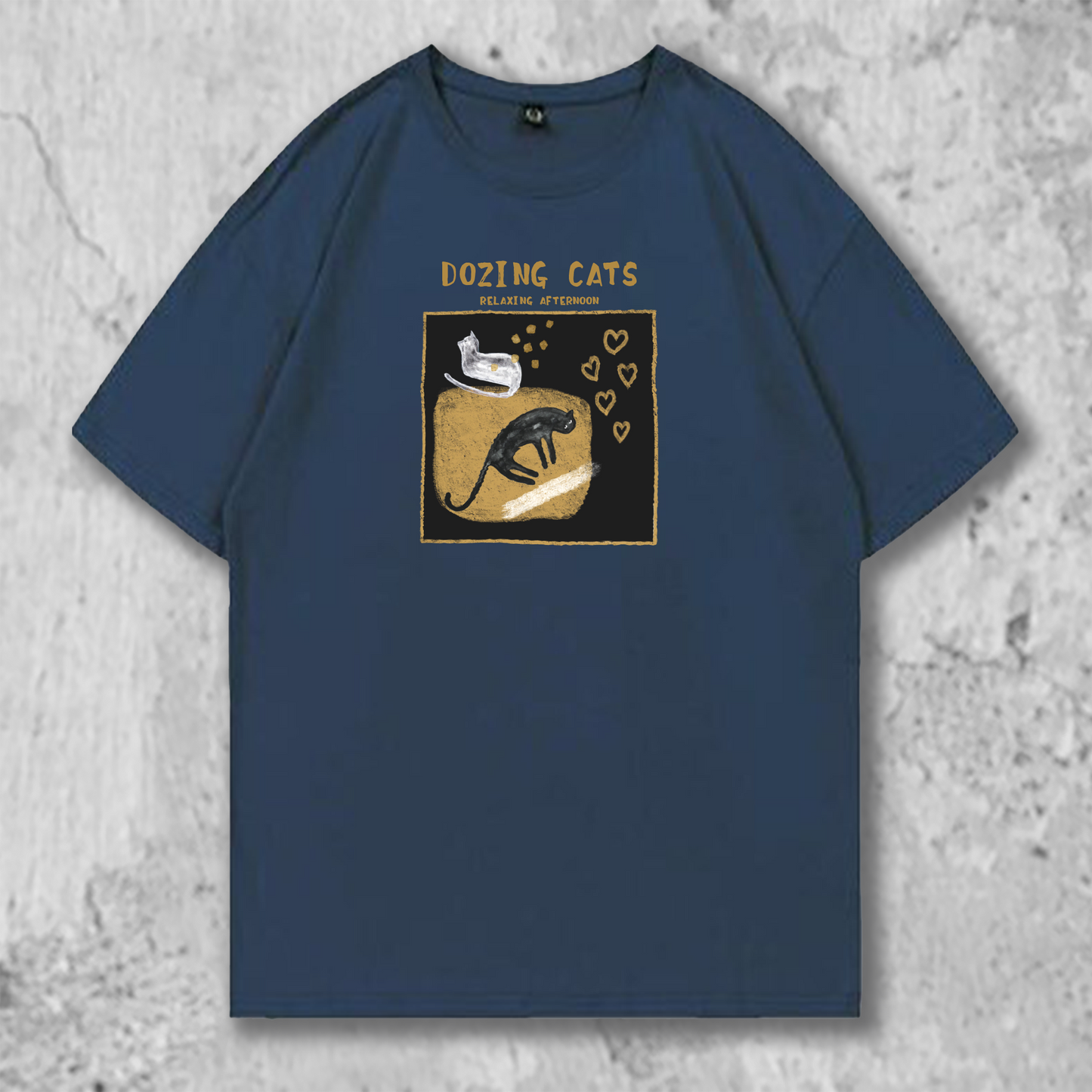 猫イラストのTシャツのネイビーブルー