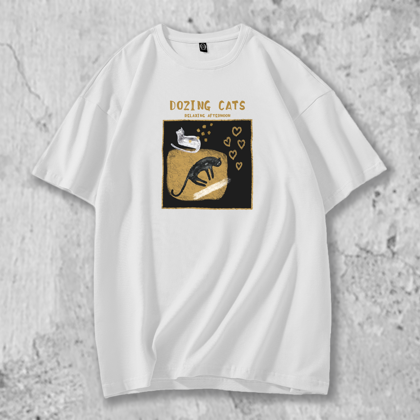猫イラストのTシャツの白