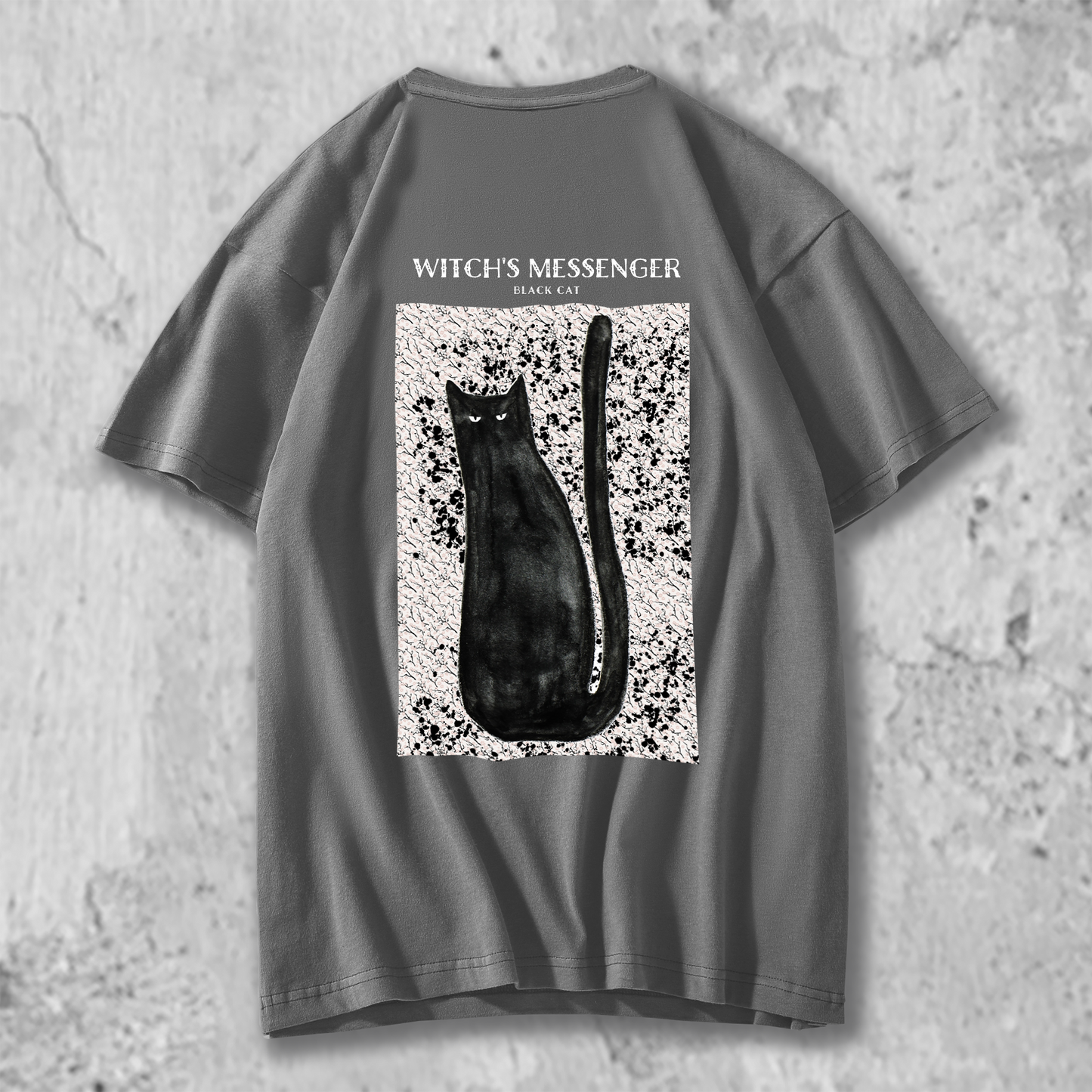 黒猫イラストのTシャツのライトグレー