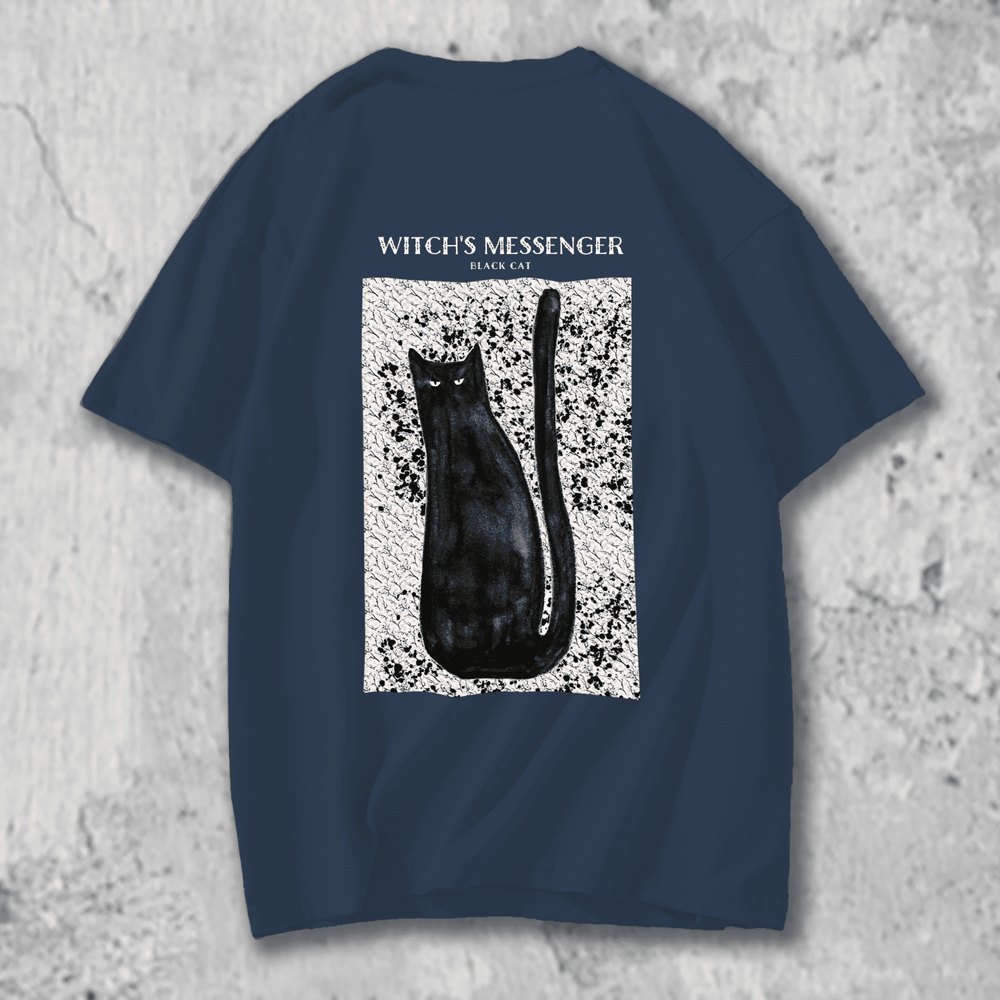 黒猫イラストのTシャツのネイビー