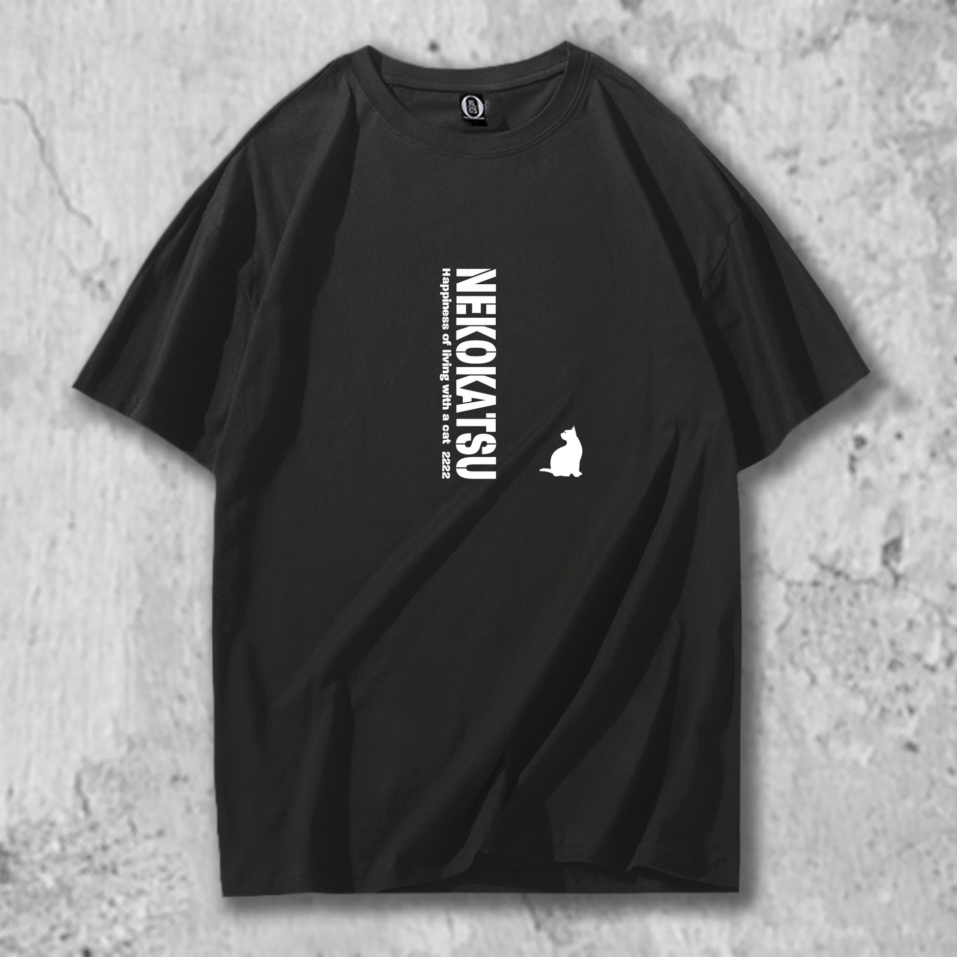 猫活ロゴがプリントされたTシャツのブラック