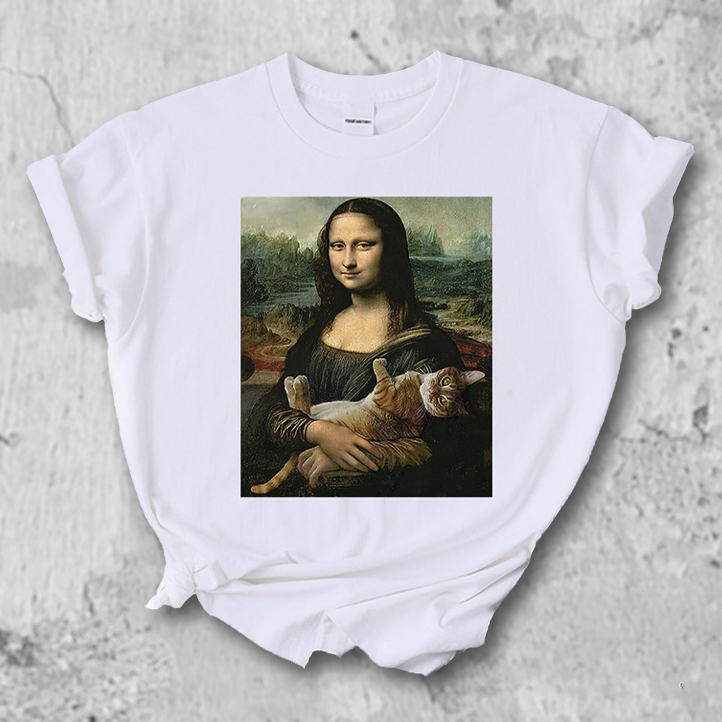 猫を抱いたモナリザのTシャツの白