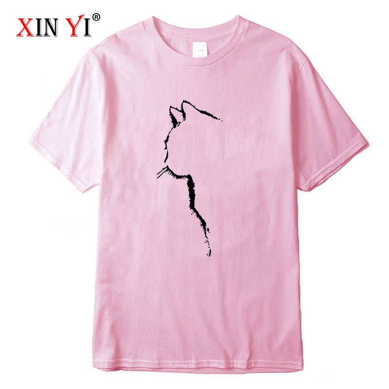 猫のイラストがプリントされたTシャツのピンク