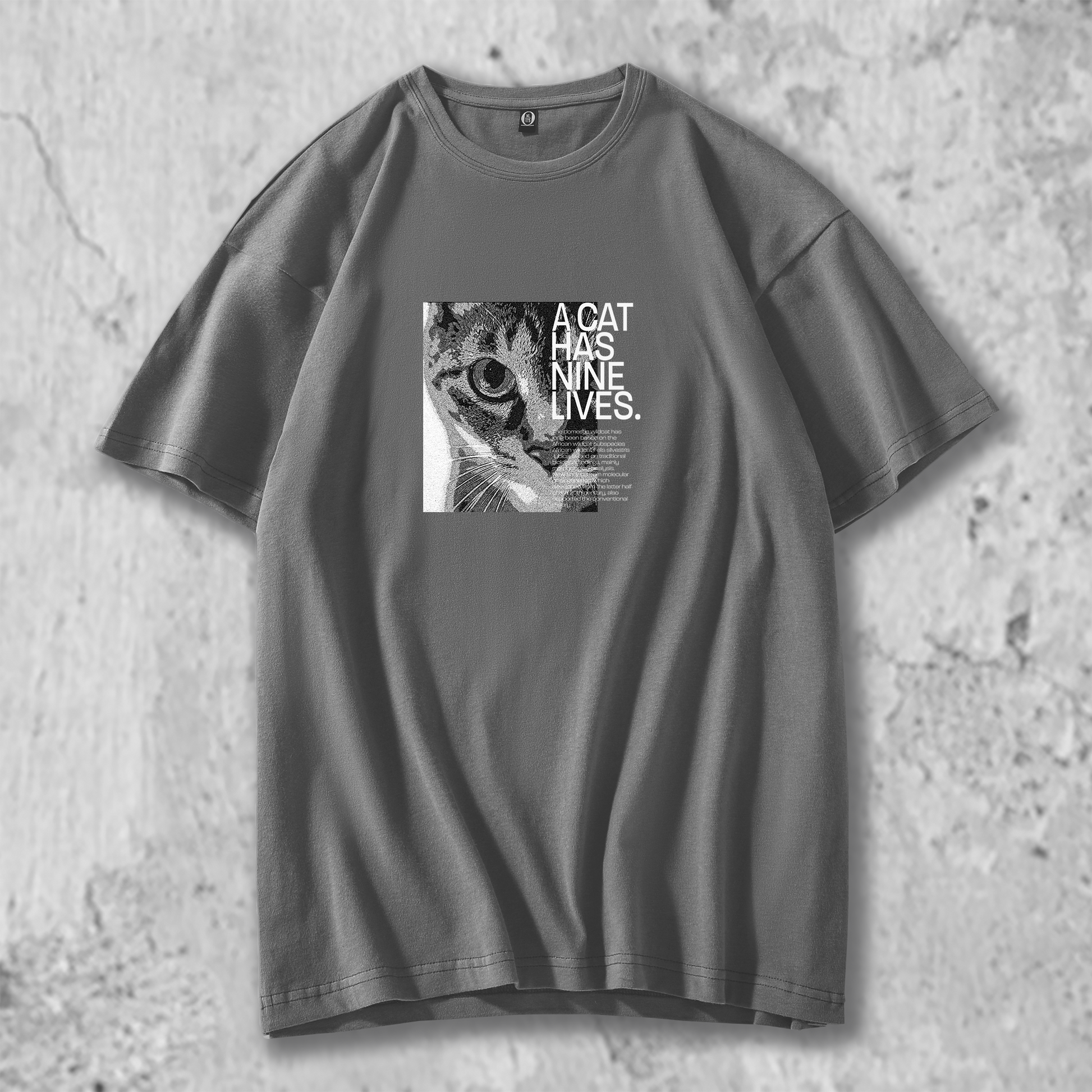 ナインライブスTシャツのグレー
