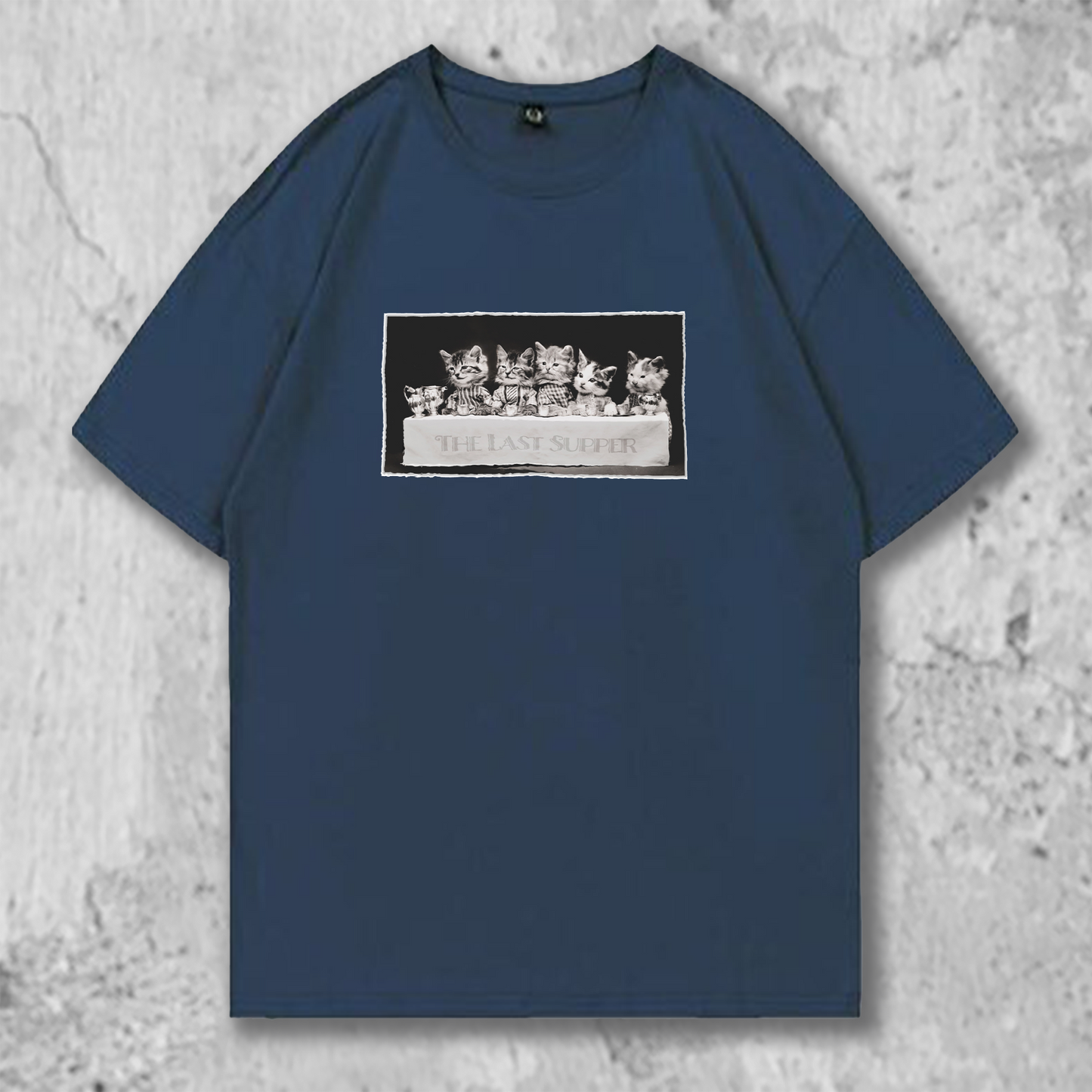 猫イラストＴシャツのネイビーブルー