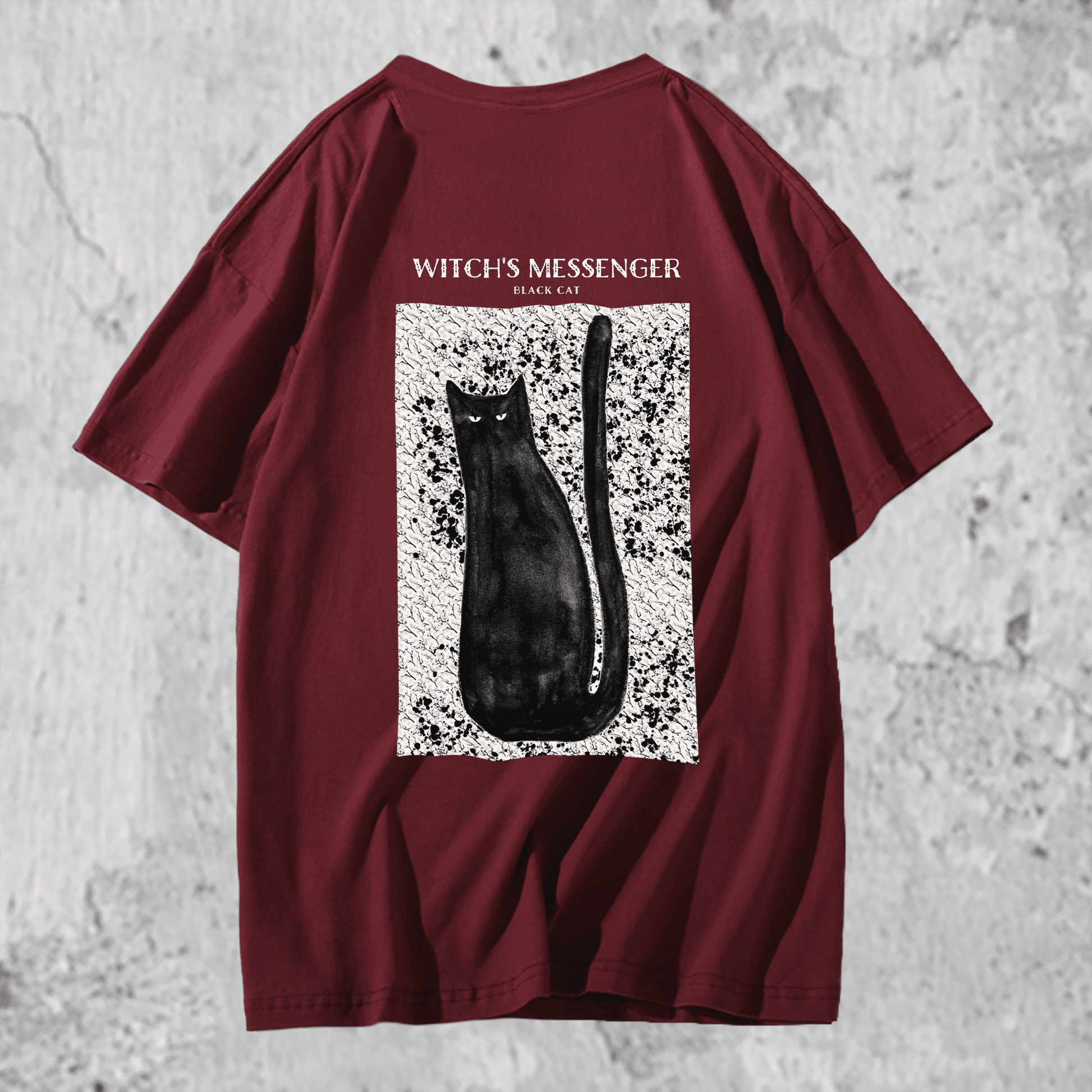 黒猫イラストのTシャツのバーガンディ